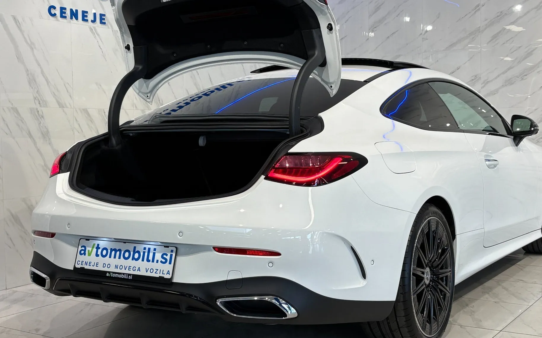 Notranja slika - Mercedes-Benz CLE-Razred - Coupe 300 4MATIC AMG Line |Pano|Burmester|360K|A - 8