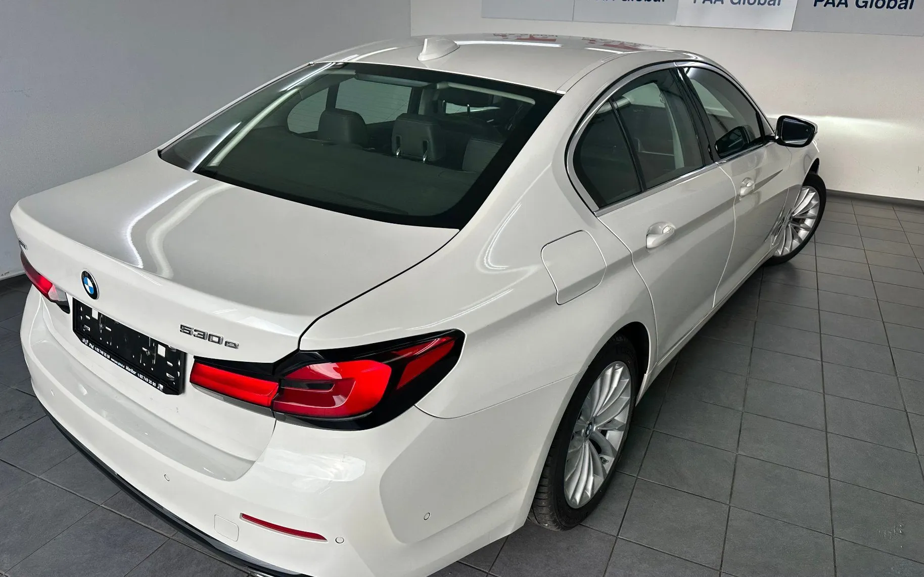 Zunanja slika - BMW 5 Series ActiveHybrid - 530e xDrive LUXURY.KAMERA.NAVI.USNJE.LED.AL - 4