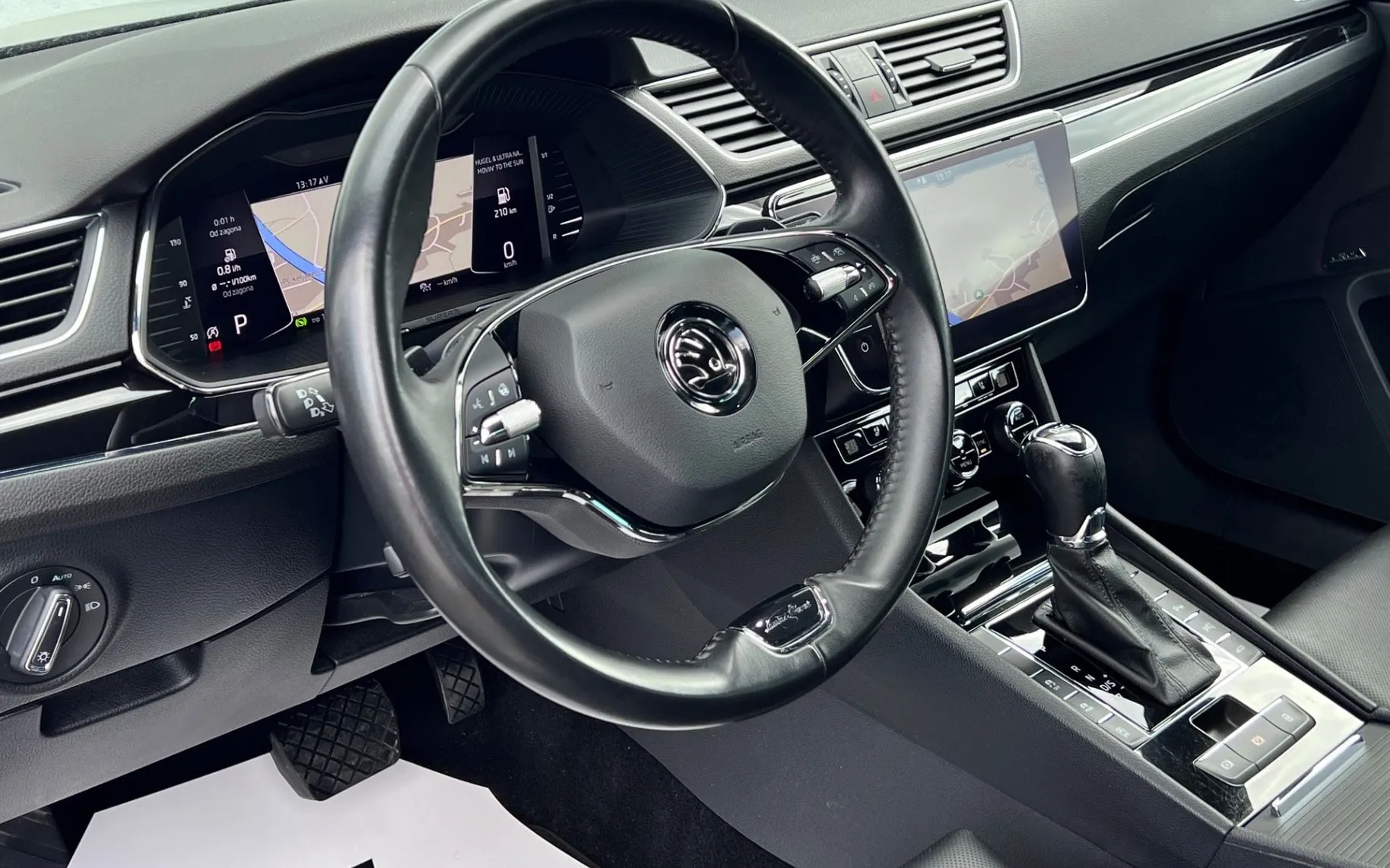 Notranja slika - Škoda Superb - 2.0 TDI+LK+SLO+MATEIX+VIRTUAL+RADAR+KAMERA+MASAŽA - 11