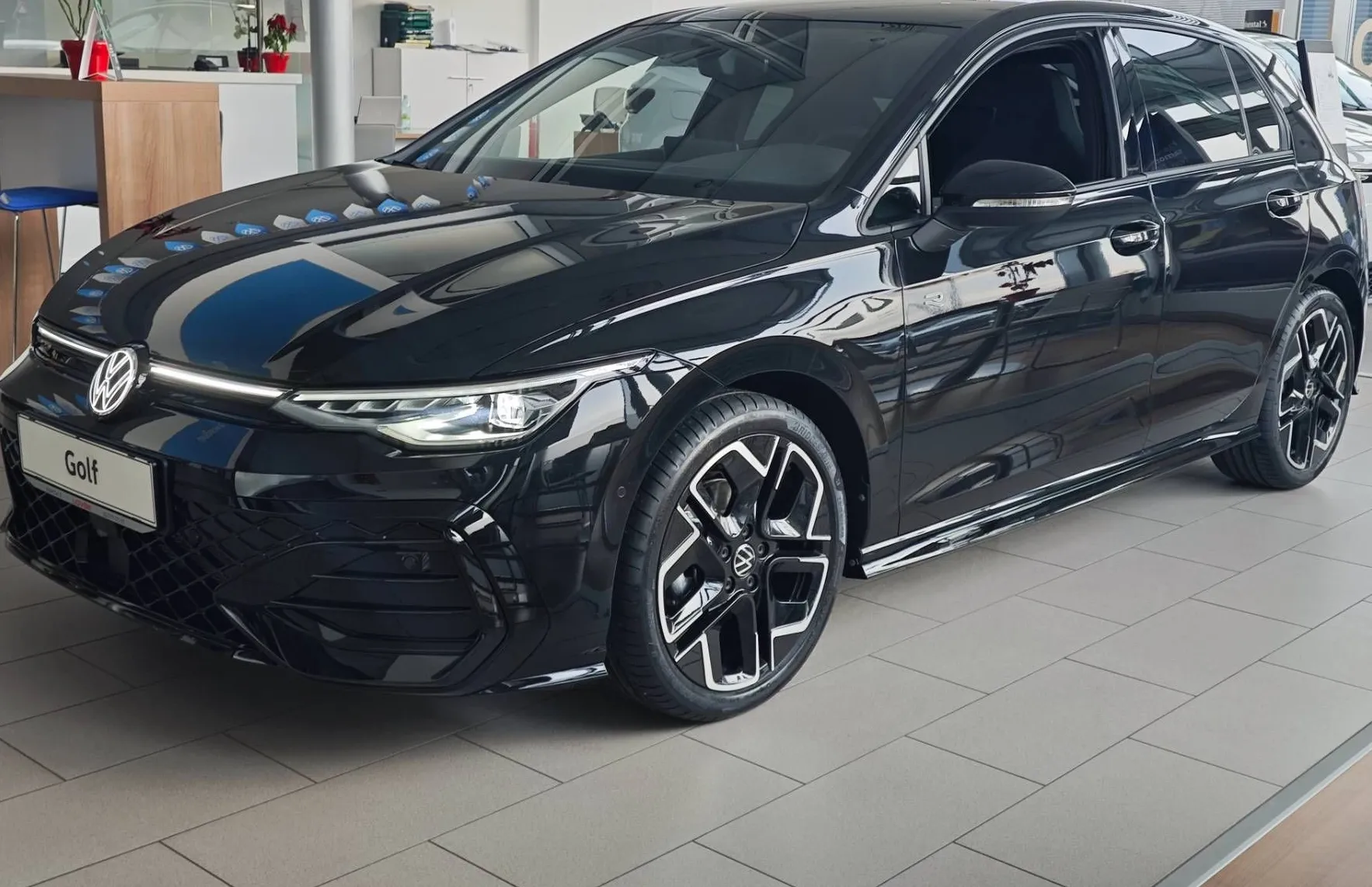 Zunanja slika - Volkswagen Golf - 1.5 eTSI avt. 4JOY 110  150 - 1