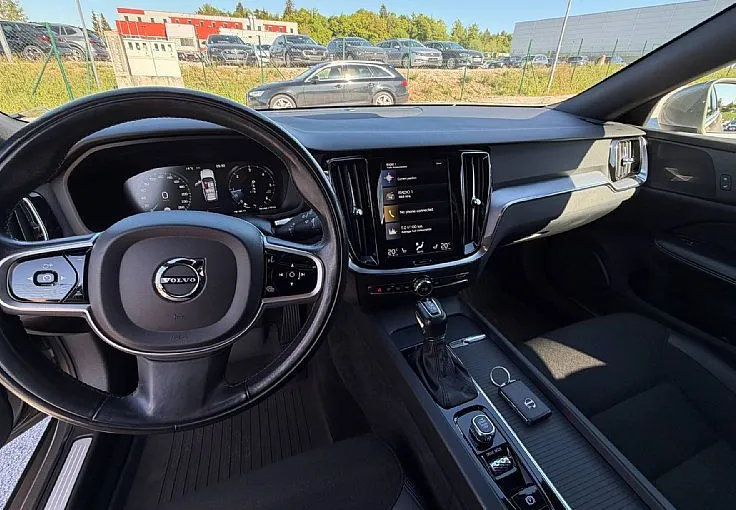 Zunanja slika - Volvo V60 - D4 Momentum Avt. ZELO LEP - 9