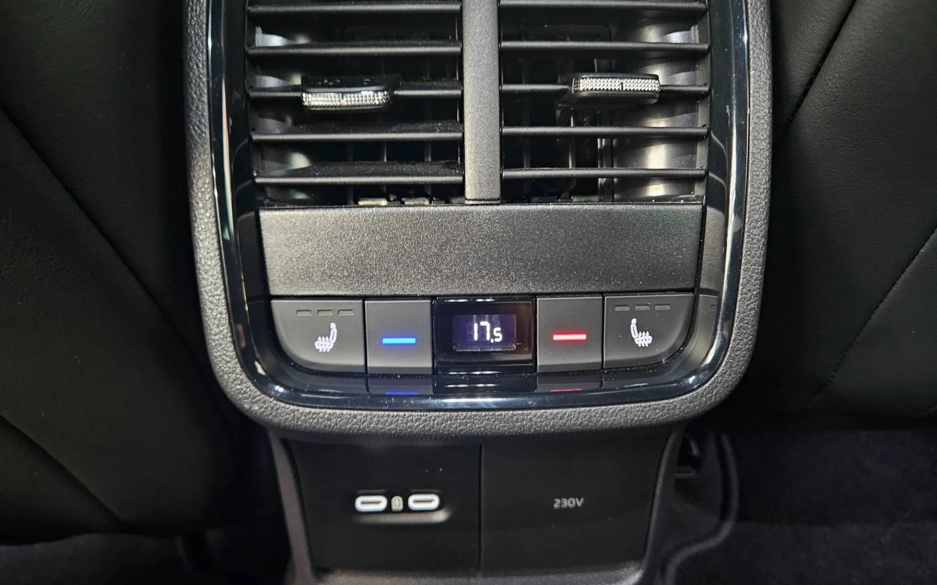Notranja slika - Škoda Octavia - Combi 2.0 TDI RS DSG - 9
