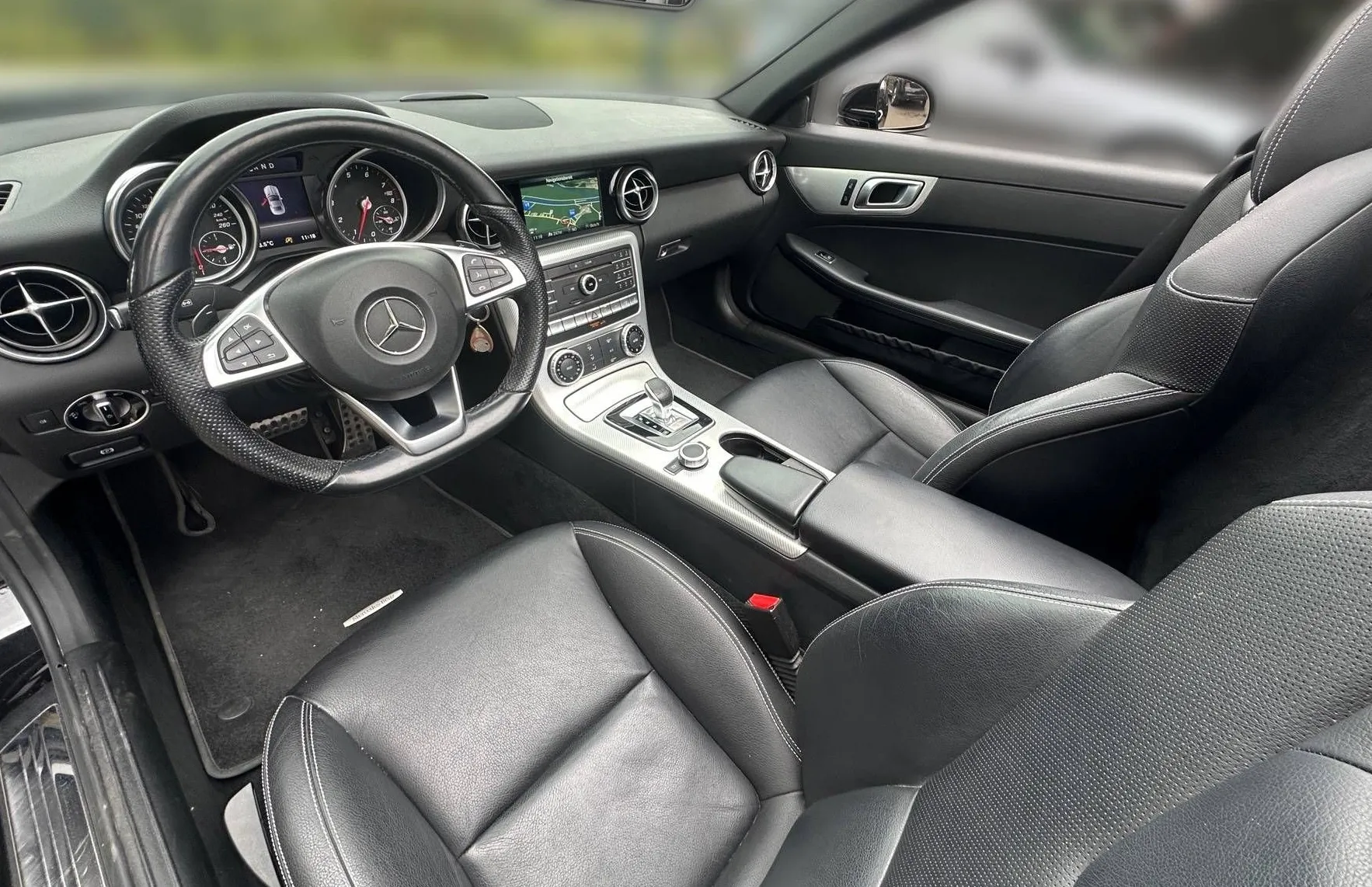 Zunanja slika - Mercedes-Benz SLC-Razred - 200 AUT. AMG-LINE LED NAVI TEMP PDC HARD-TOP HI-.. - 14