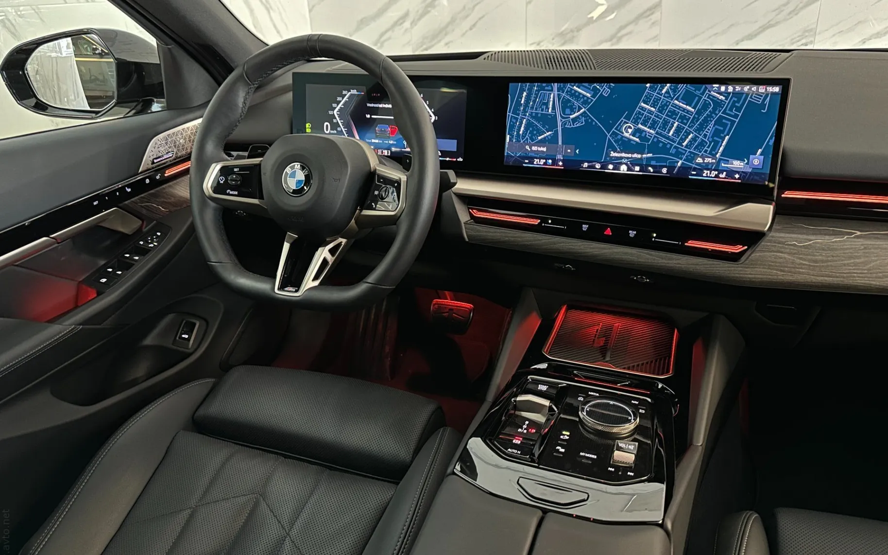 Notranja slika - BMW serija 5: - 40d|xDrive|M-Pro|Pano|4WS|Bowers|HUD|Hlaj|ACC|36 - 11