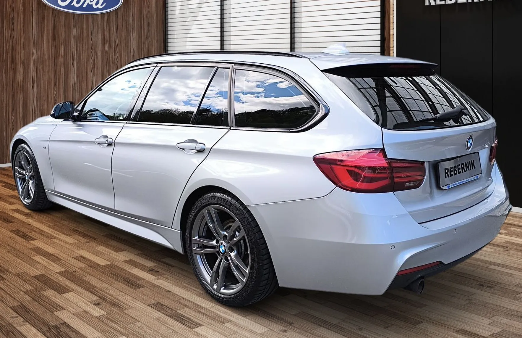 Zunanja slika - BMW Serija 3 - Touring: 318i AVT M SPORT-LED-USNJE-ŠPORTNI SEDEŽI-VIRTU - 5