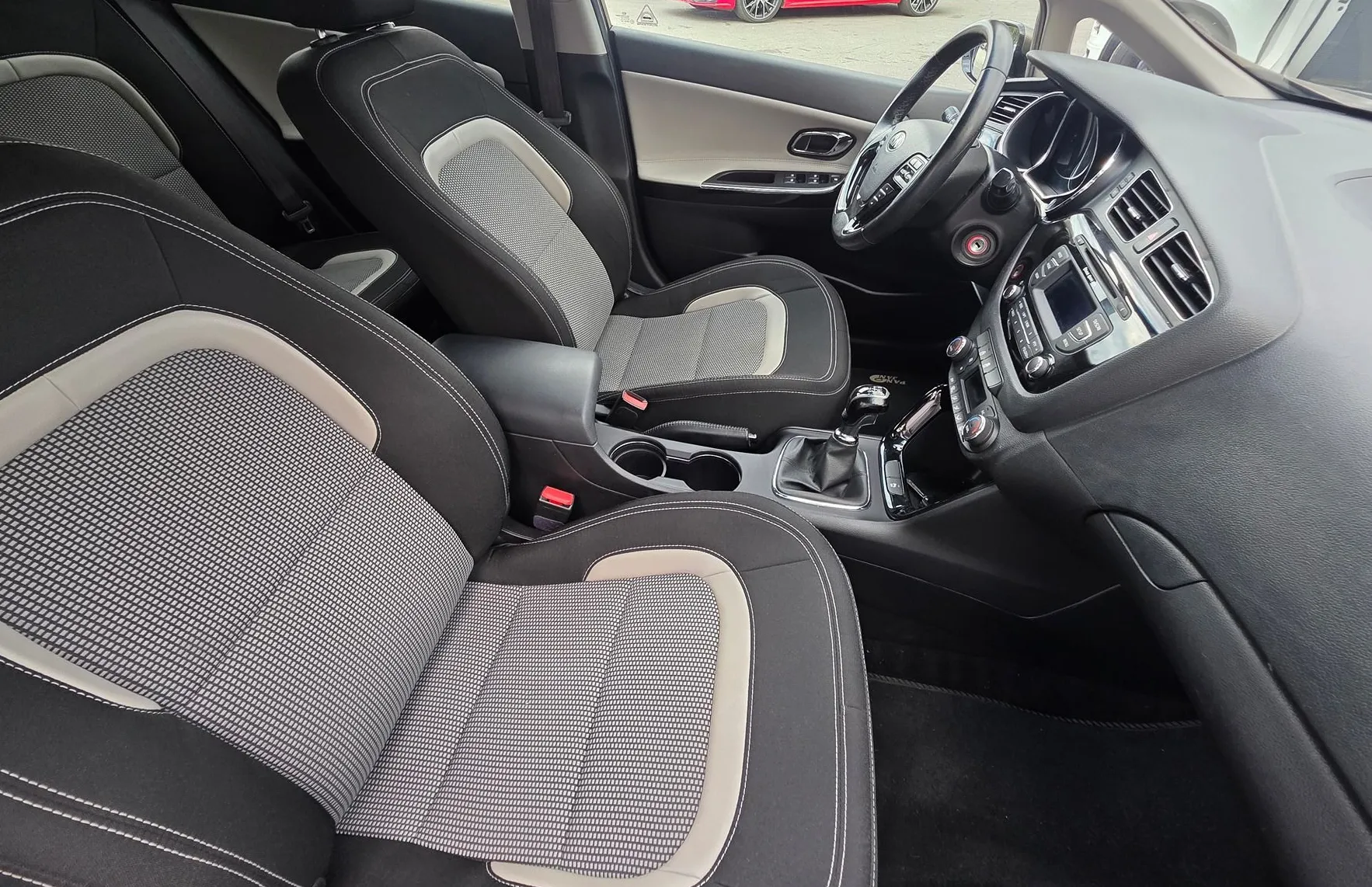 Zunanja slika - KIA Ceed - 1.6 CRDi STYLE ALU PLATIŠČA-PDC-KLIMA-SLO - 12