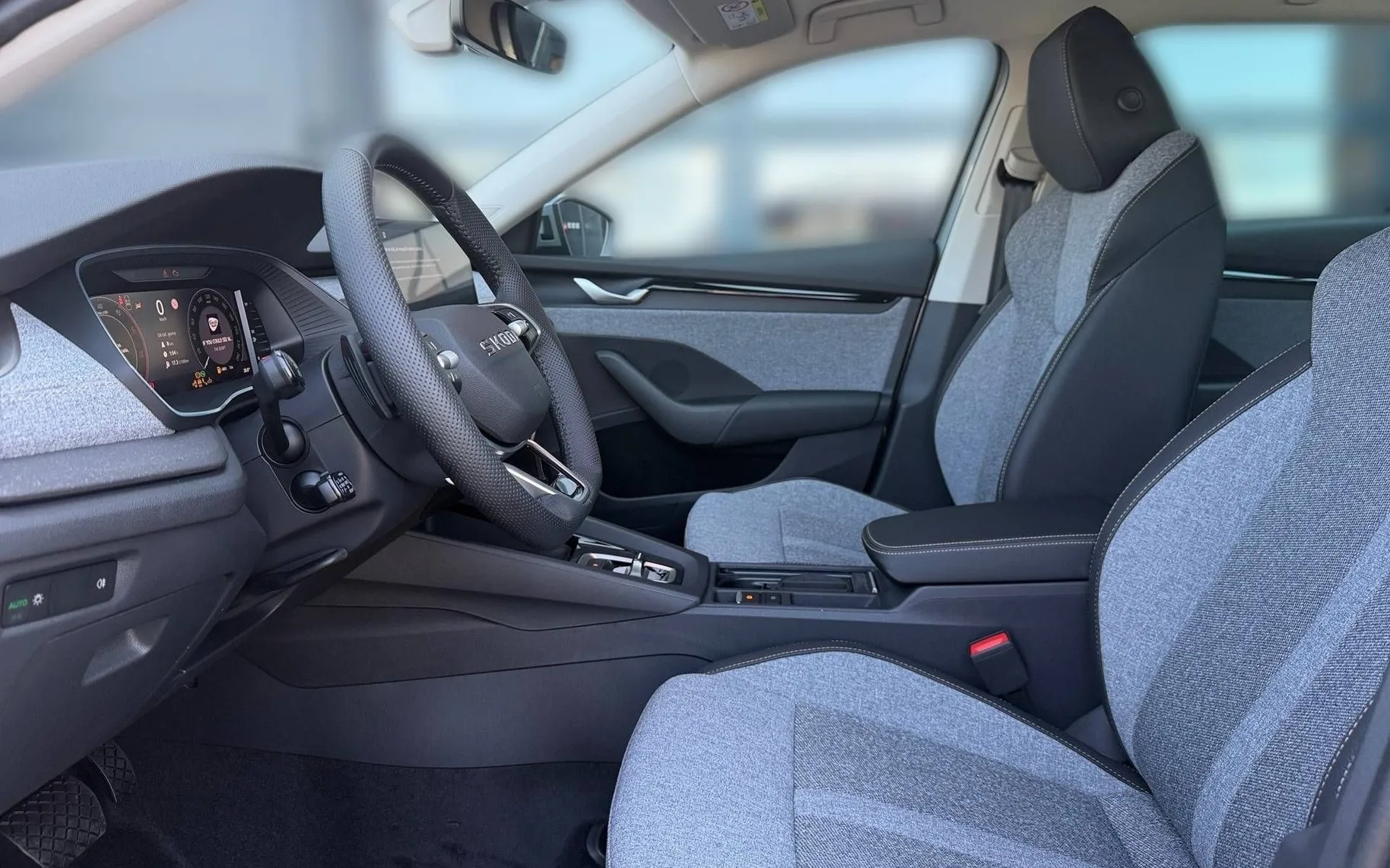Notranja slika - Škoda Octavia - Combi 2.0 TDI Family DSG... - 7