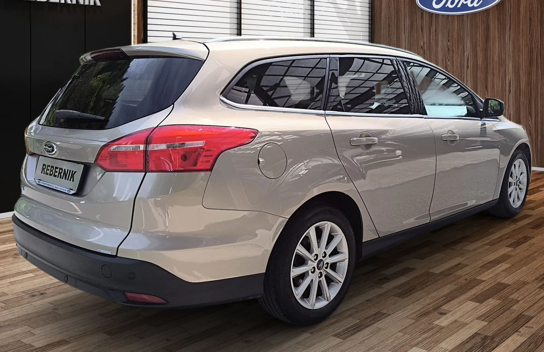 Zunanja slika - Ford Focus - Karavan 1.5 TDCi Titanium-SLO-2.L4ST.- SERVISIRAN - 4