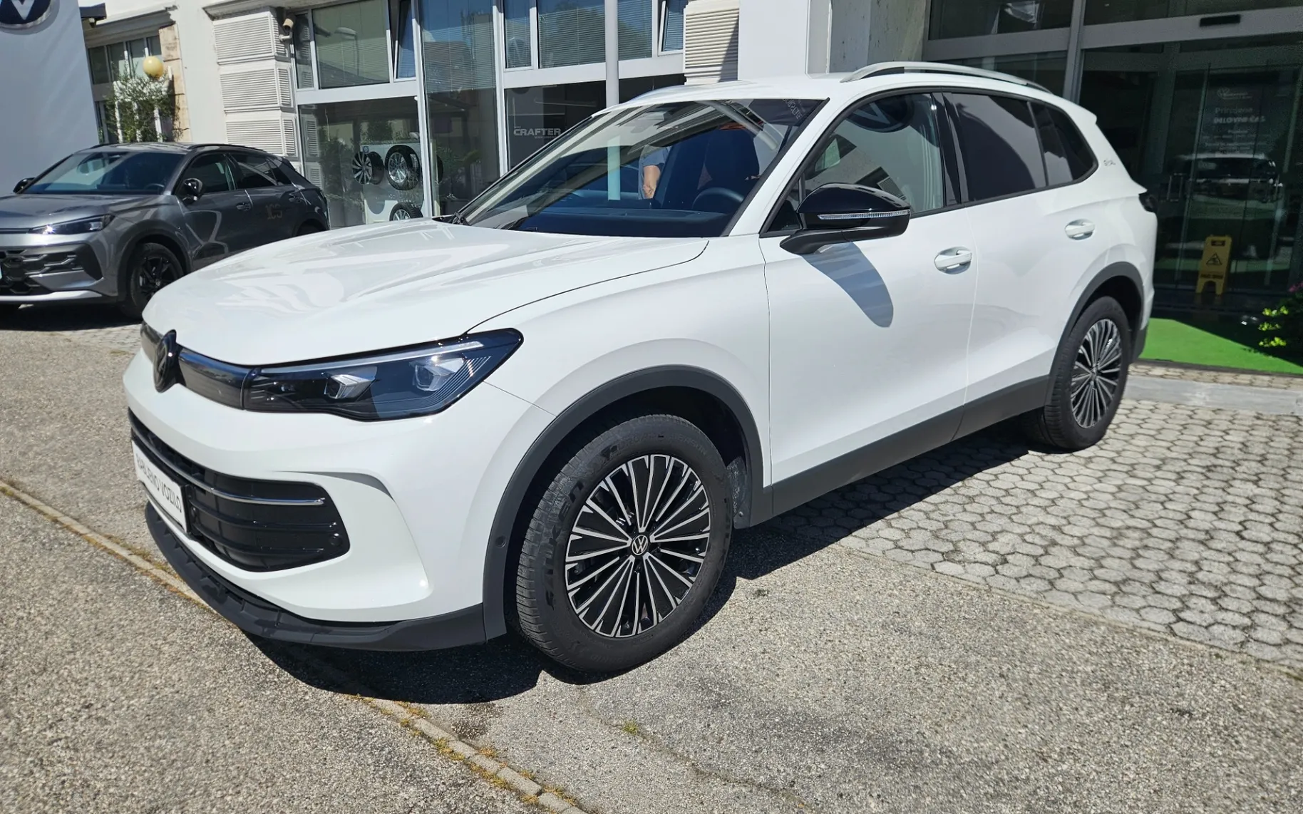 Zunanja slika - Volkswagen Tiguan - 2.0 TDI BMT Life DSG - 5