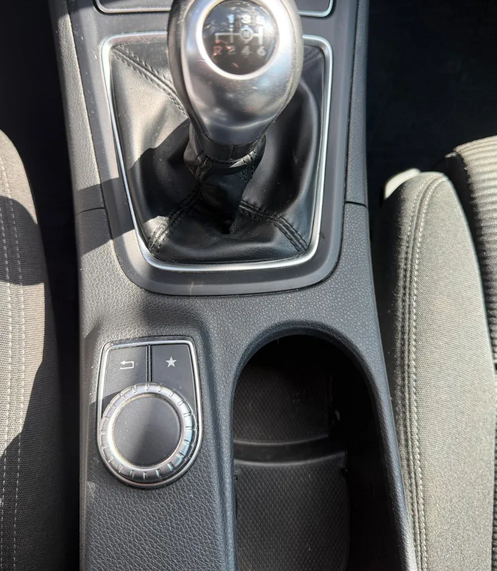 Zunanja slika - Mercedes-Benz B-Razred - B 200d D-LED NAVI PDC ALU GSV KREDIT 171 NA MESEC - 27