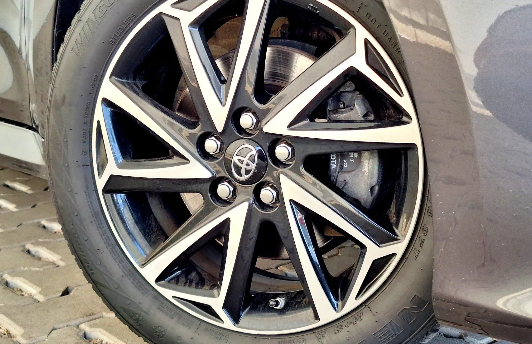 Zunanja slika - Toyota Yaris - Hybrid 1.5 VVT-i Sport BiTone Avt. - 9