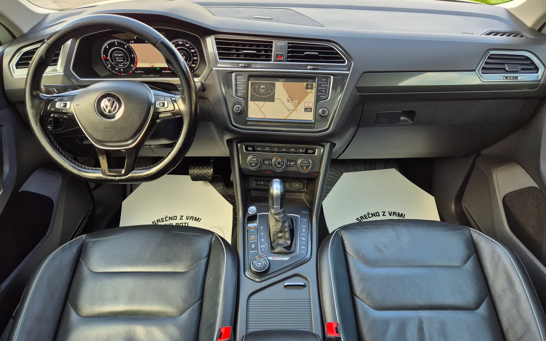 Notranja slika - VW Tiguan - 2.0 TDI 4M AUT. - 9