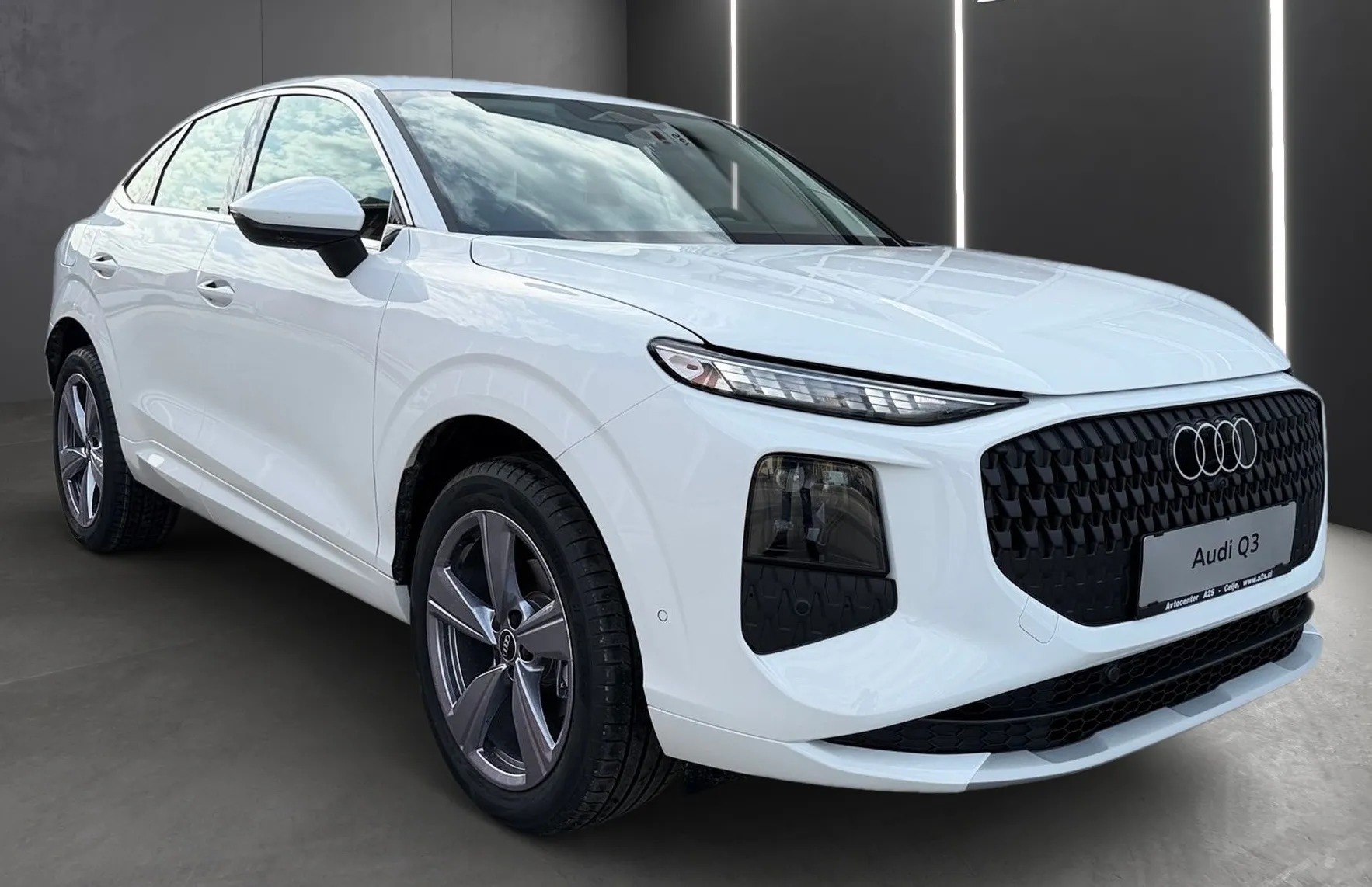 Zunanja slika - Audi Q3 - Sportback TFSI S tronic 110kW - 2