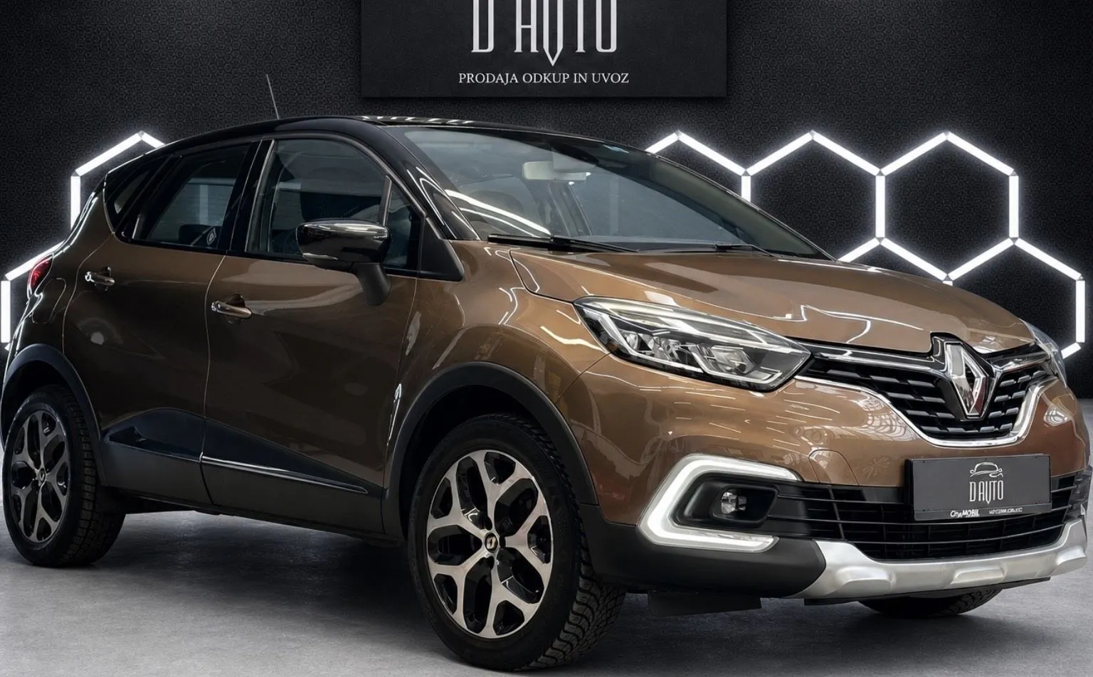 Zunanja slika - Renault Captur - TCe 120 Energy Intens SAMO 53000km-SLO POREKLO - 3