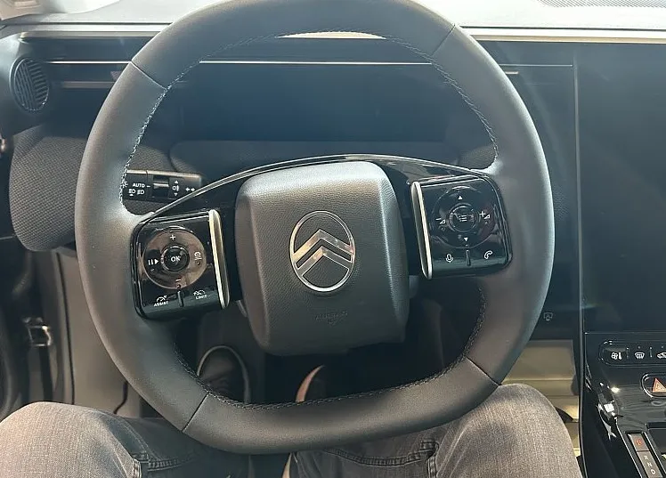 Zunanja slika - Citroën C5 Aircross - PLUS Hibrid 145 avtomatik 107kW - 11