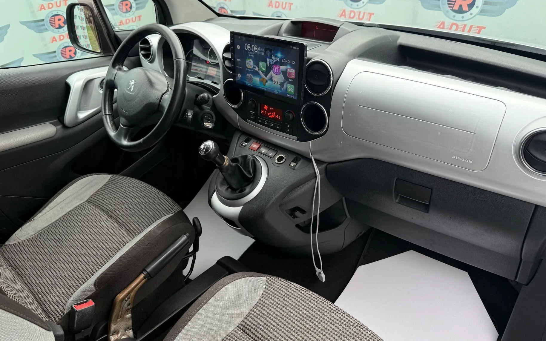 Zunanja slika - Peugeot Partner - 1.6HDi|NOVE ZIMSKE GUM|CAM|PARKSENZ|GRETJ.SEDEŽEV| - 10