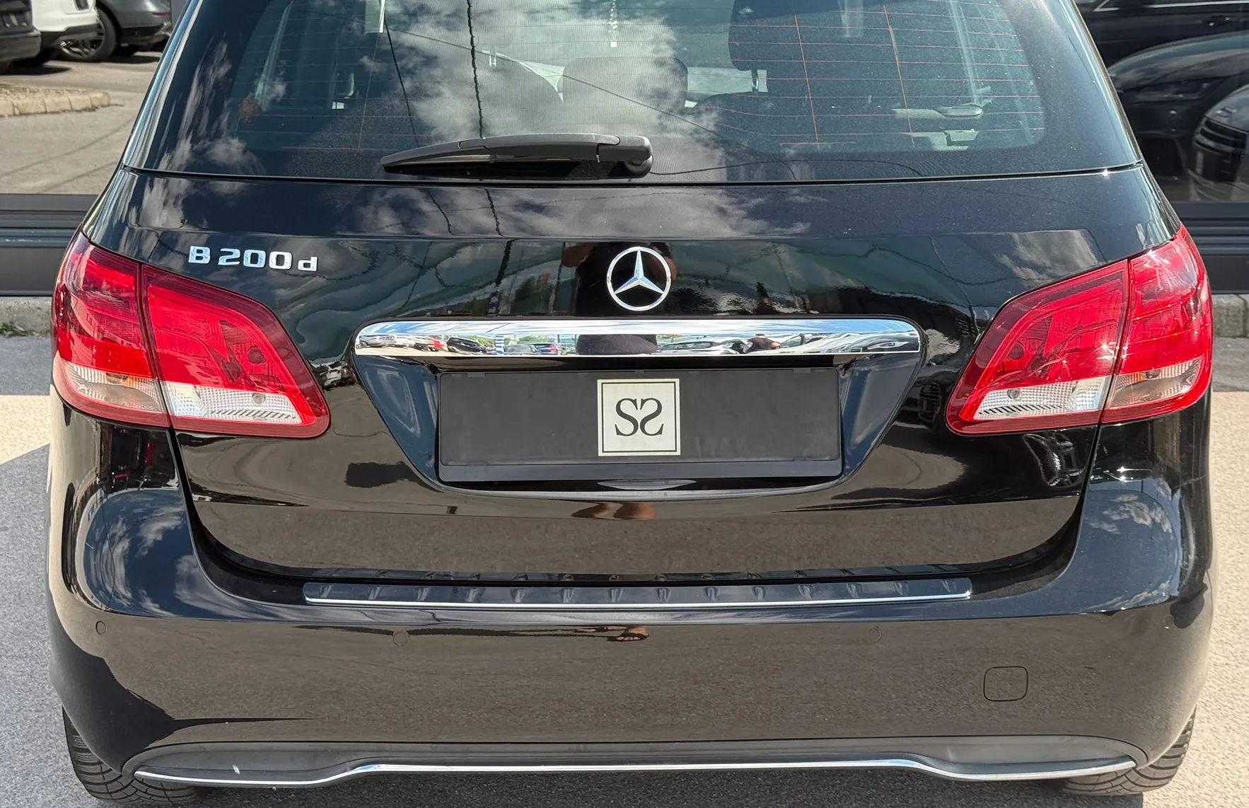 Zunanja slika - Mercedes-Benz B-Razred - B 200d D-LED NAVI PDC ALU GSV KREDIT 171 NA MESEC - 28