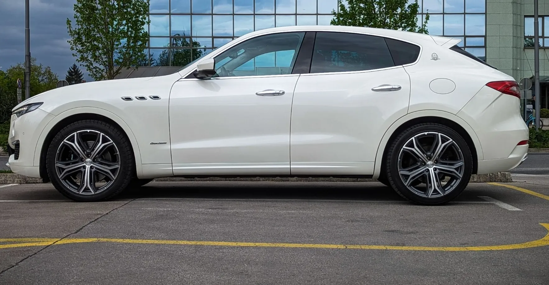 Zunanja slika - Maserati Levante - V6 21 ACC 360 PANO BOWERS WILKINS SURROUND - 8