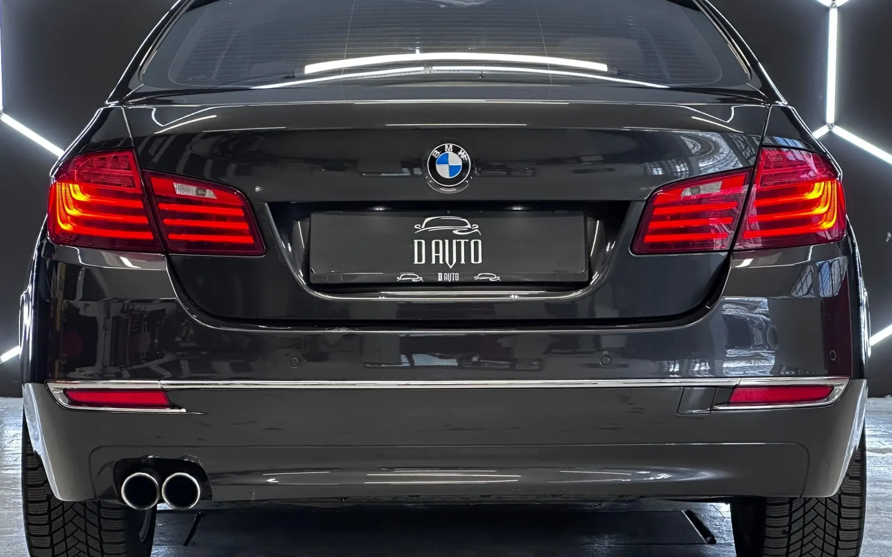 Notranja slika - BMW serija 5: - 525d VIRTUAL+HUD+V.NAVI+MEMORY+MRTVI KOT+ACC+L.AS - 7