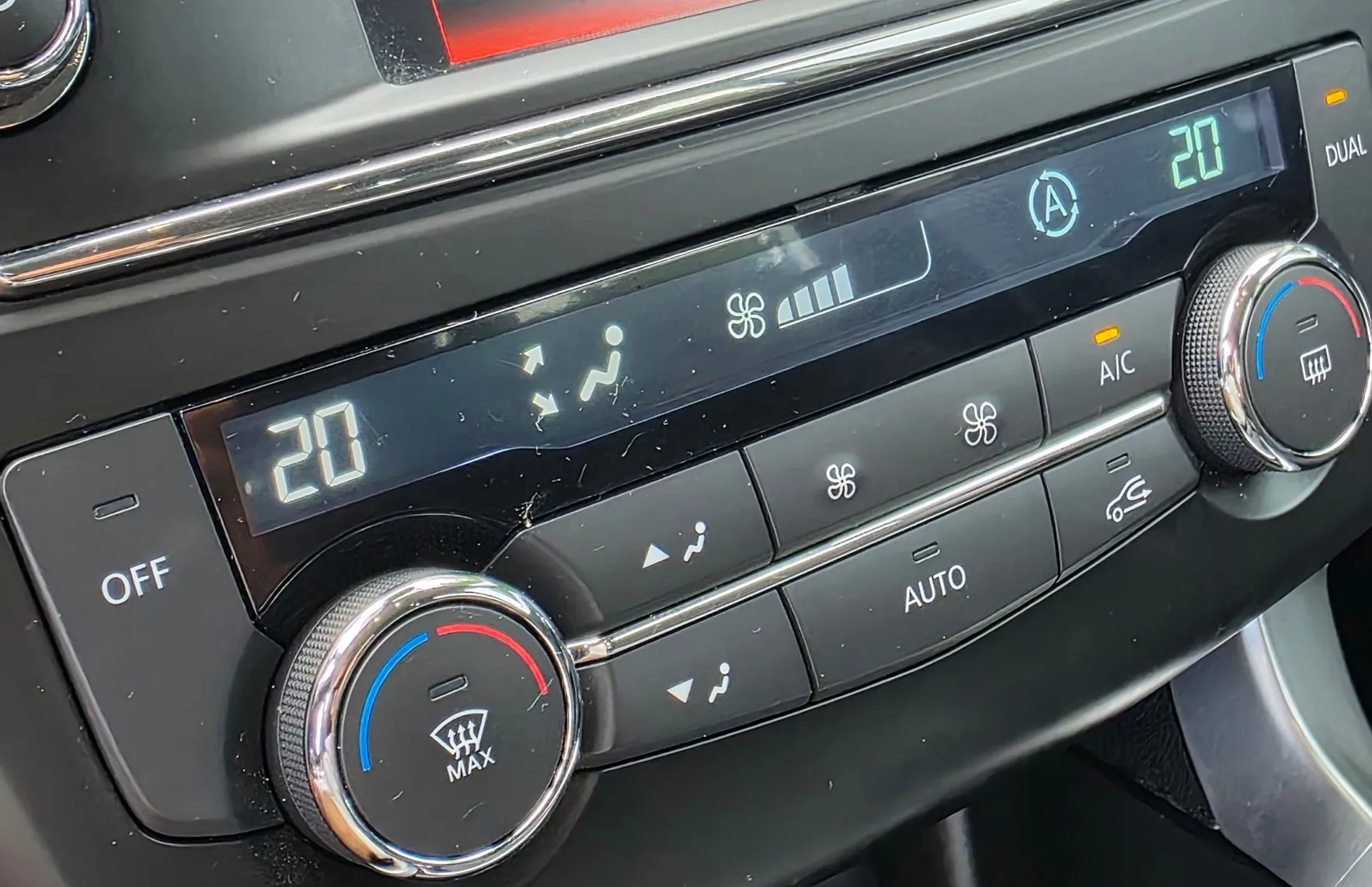 Zunanja slika - Renault Kadjar - dCi 110 BOSE LED-NAVI-KAMERA-NAVI-ALU-VIRUTAL - 17
