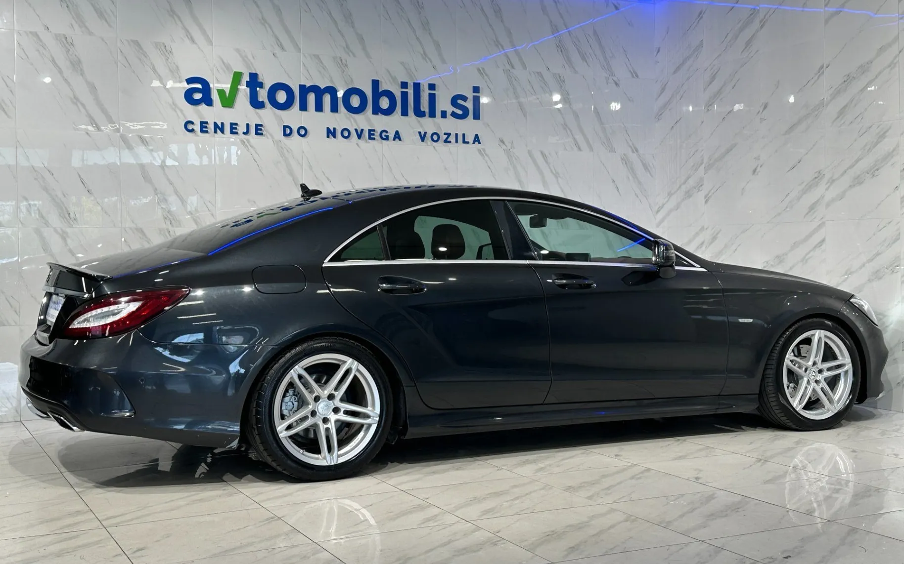 Zunanja slika - Mercedes-Benz CLS-Razred - 220d AMG line |Led|Kamera|HarmanK|Gretje|SLO|... - 5