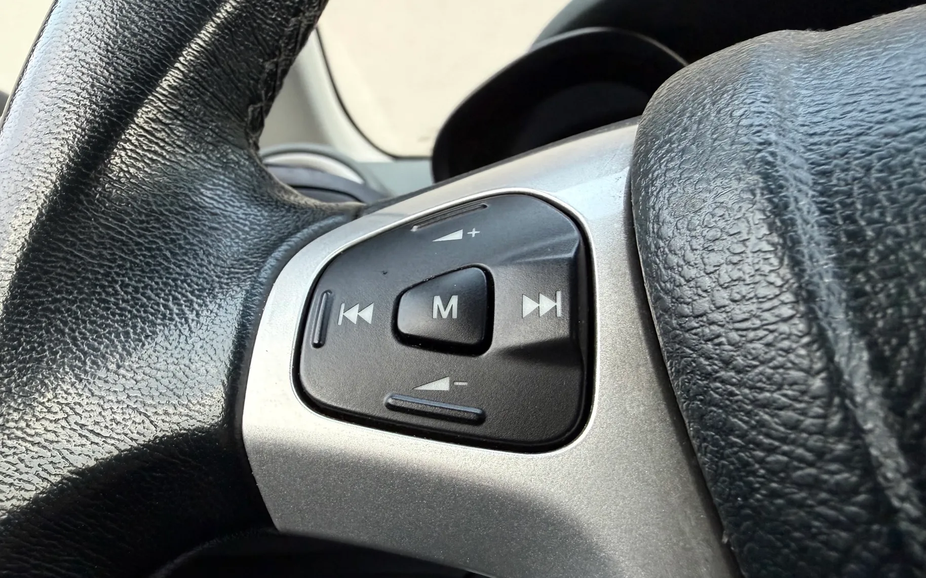 Notranja slika - Ford Fiesta - Ambiente 1,25 16V - 12