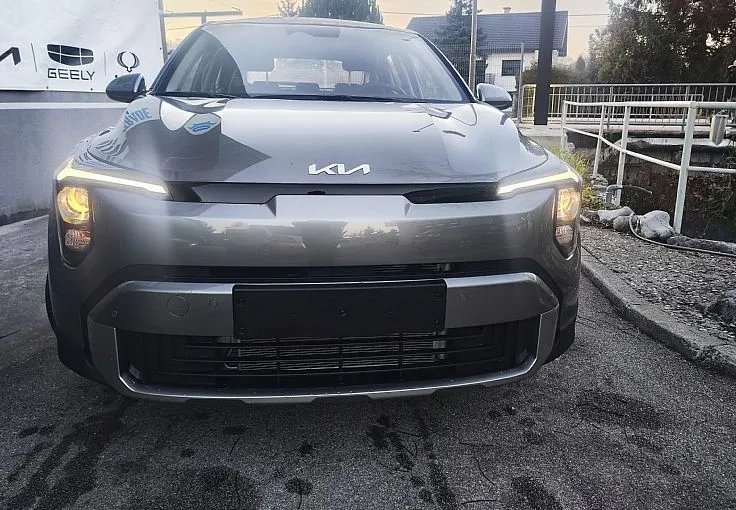 Zunanja slika - KIA Stonic - 1.0 T-GDi 73.6 kW  100 KM  LX Smart M T - 2