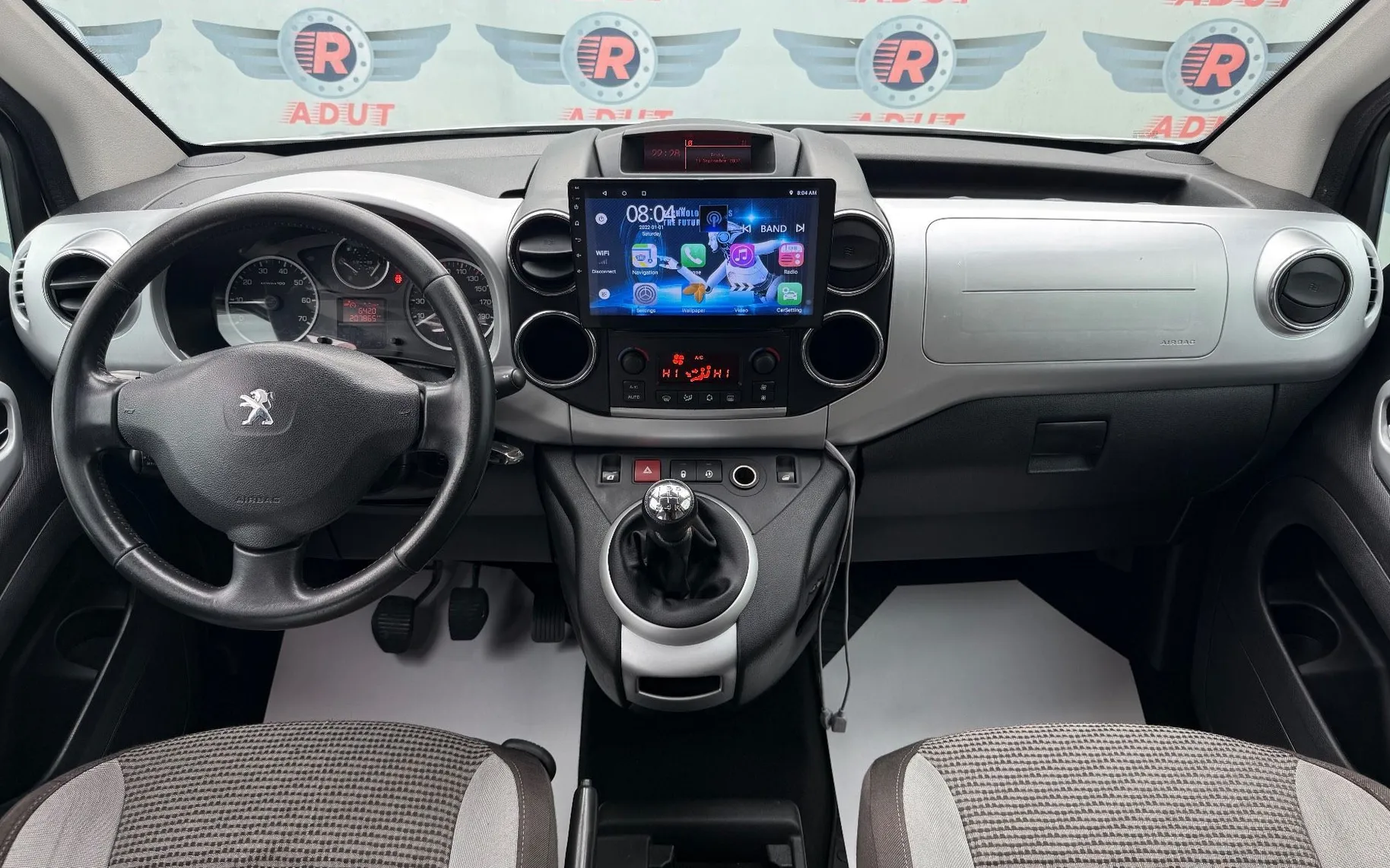 Zunanja slika - Peugeot Partner - 1.6HDi|NOVE ZIMSKE GUM|CAM|PARKSENZ|GRETJ.SEDEŽEV| - 9