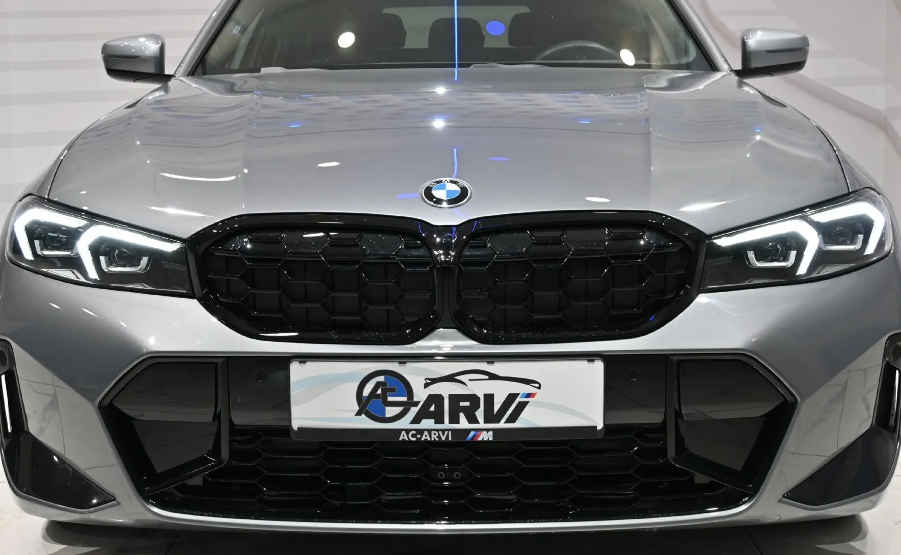 Zunanja slika - BMW Serija 3 - Touring: 320d Touring Avt-M.SPORT-LED-WIDE-KAM-KLJUKA - 2