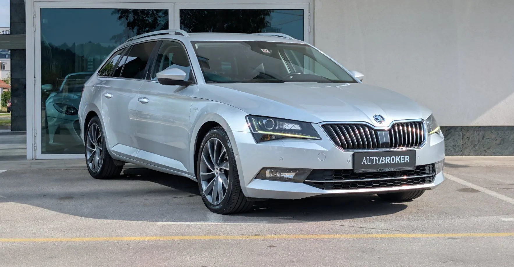 Zunanja slika - Škoda Superb - Combi 4x4 2.0 TDI L K DSG Usnje Navi ACC - 3