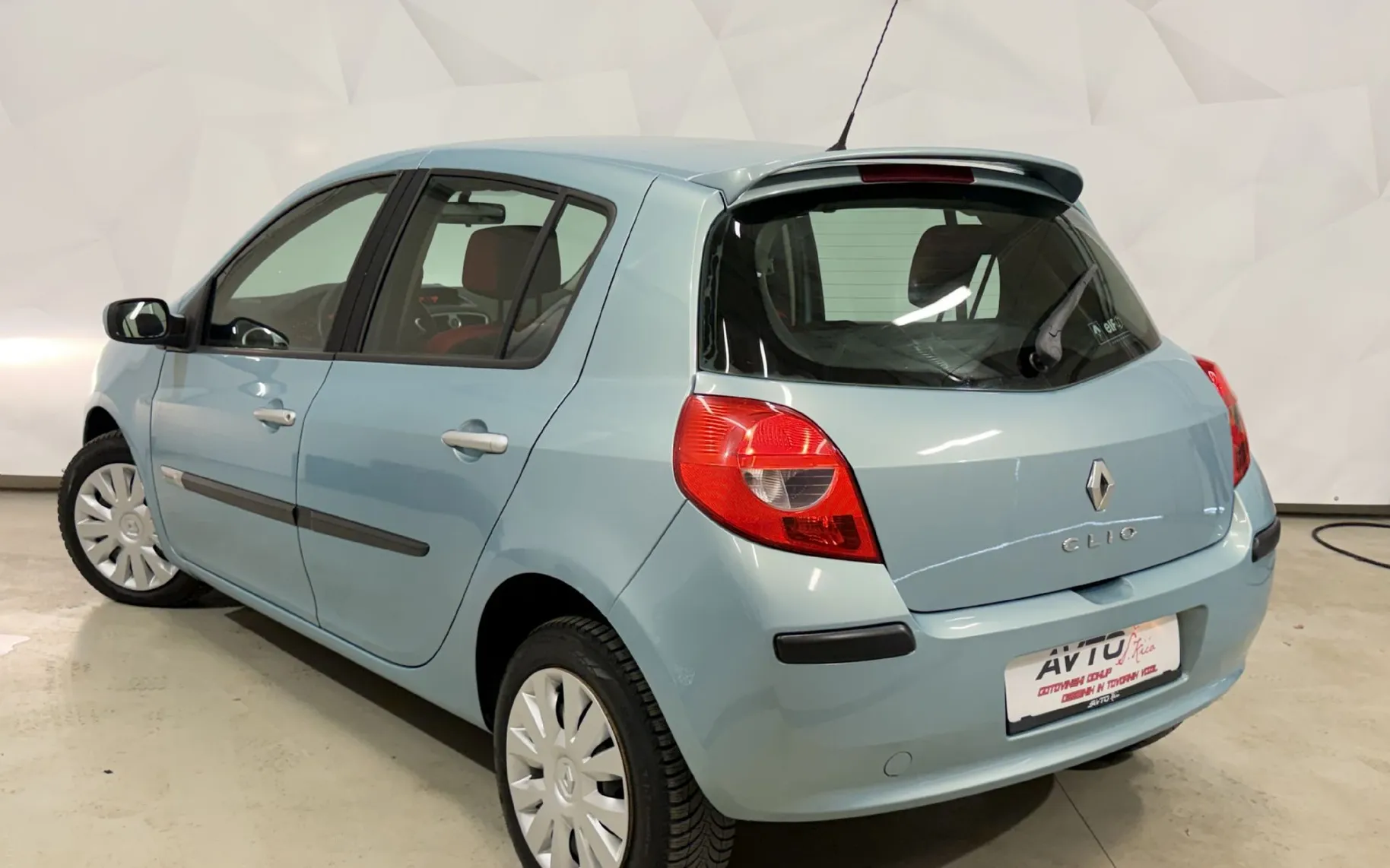 Zunanja slika - Renault Clio - 1.2 Rip Curl-KLIMA-SERVO-TRAJNIK BREZ POLOGA... - 3