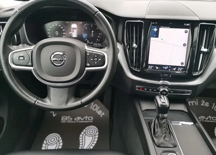 Zunanja slika - Volvo XC60 - D4 AUT AWDMomentumPRO-LED-NAVI-PDC-GRETJE SED.-ALU - 12