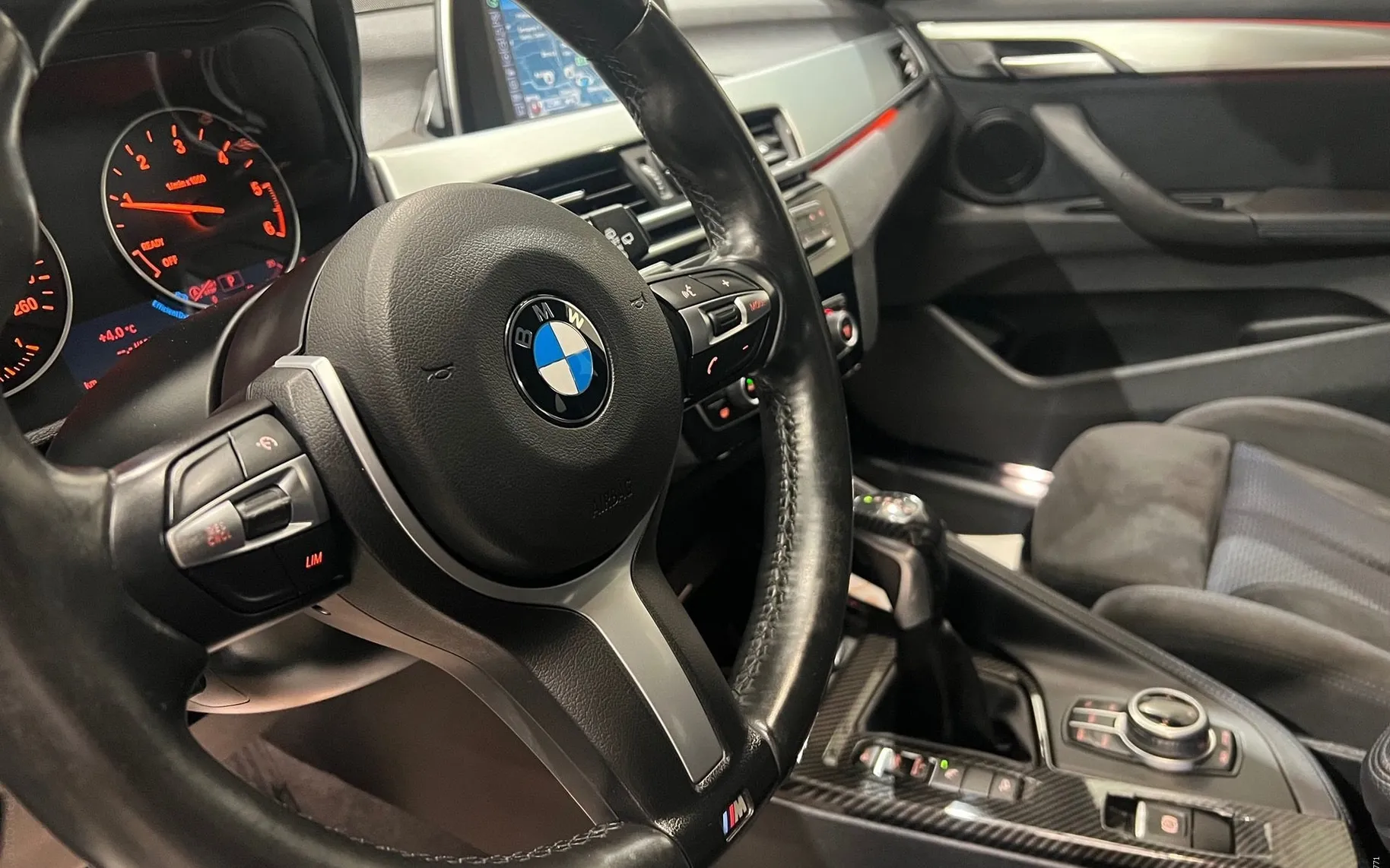 Notranja slika - BMW serija X1: - X-DRIVE 18d-M-PAKET-BI-XENON-LED-NAVI-TEMPOMAT-P - 18