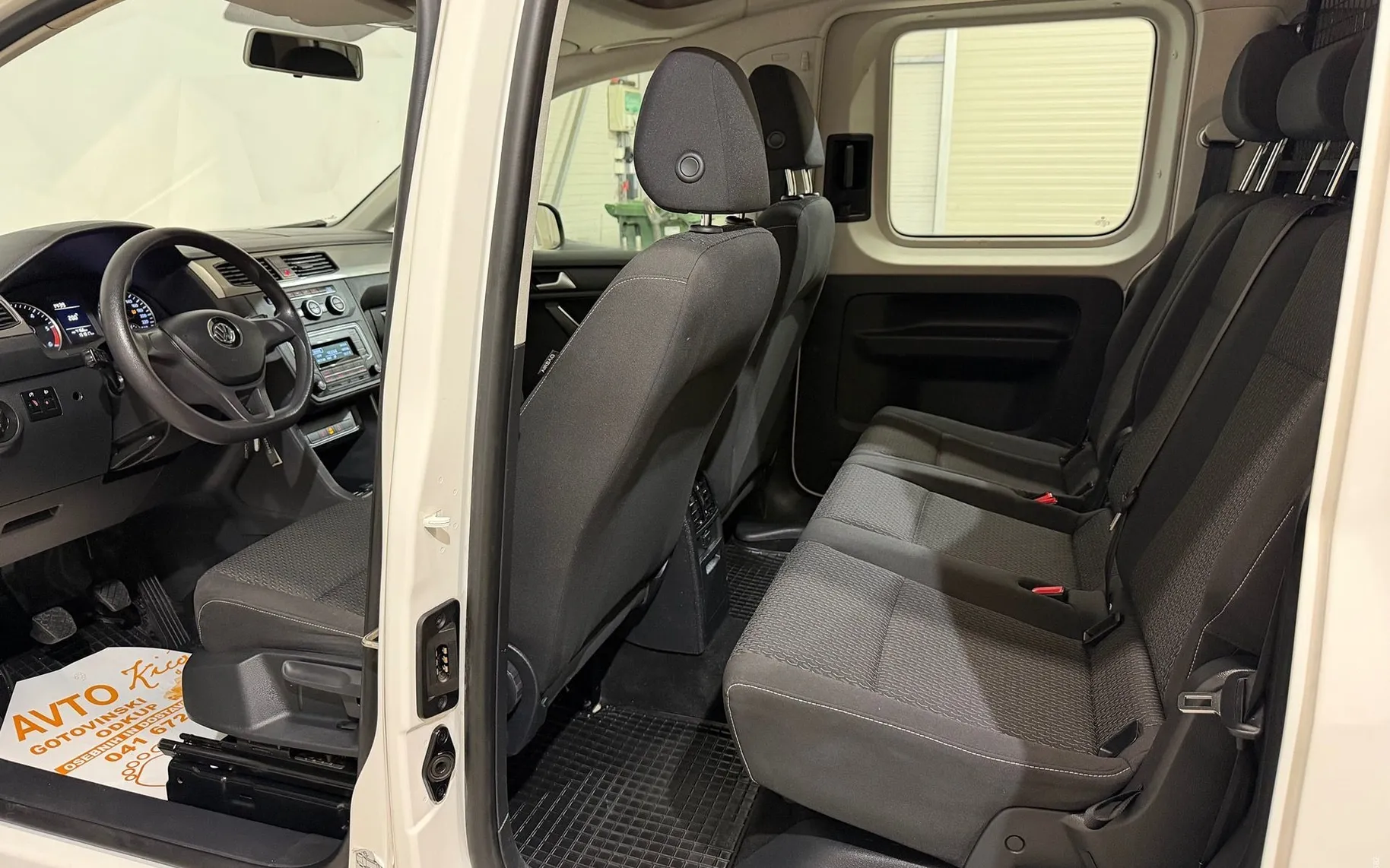 Notranja slika - Volkswagen Caddy - 2.0 TDI-1.LASTNIK-2X DRSNA VRATA-SLO-TEMPOMAT-PDC. - 19