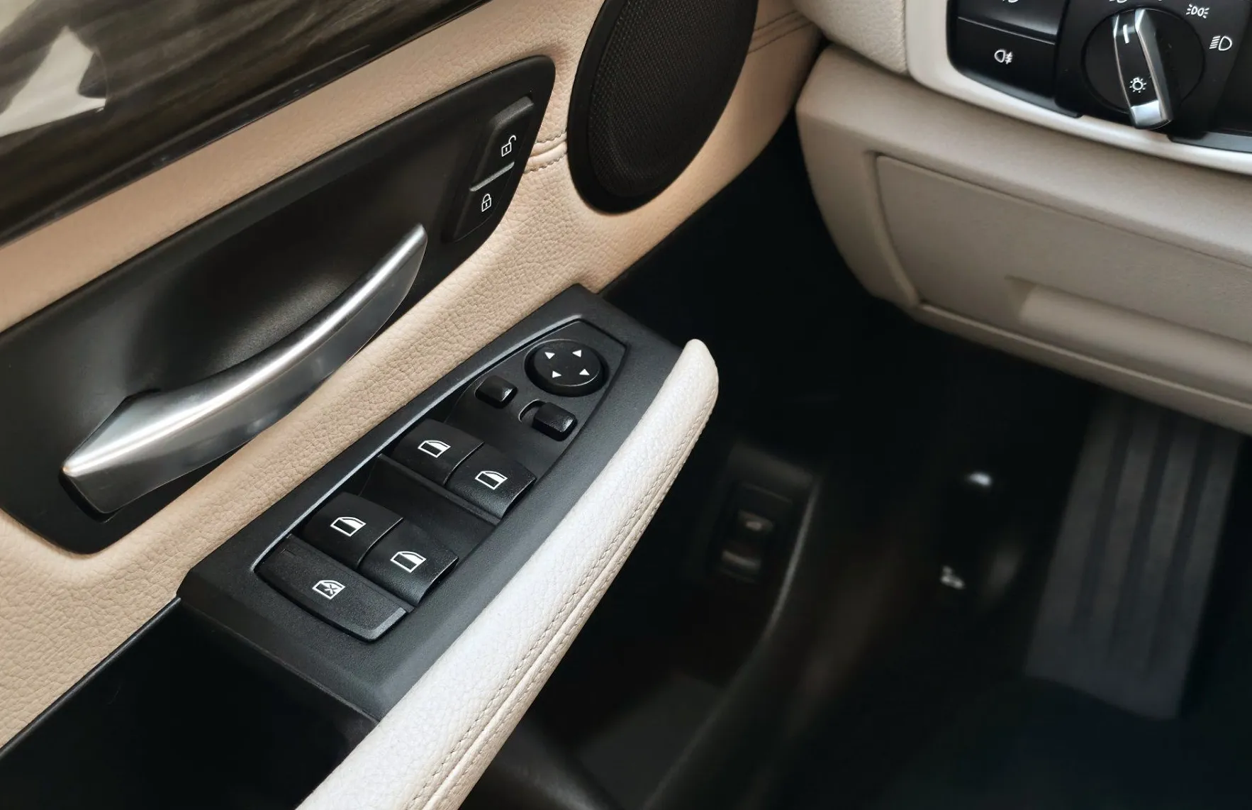 Zunanja slika - BMW Serija 2 - Active Tourer: 218d Luxury Line FULLED•GRETJE•AMBIENT•KE - 14