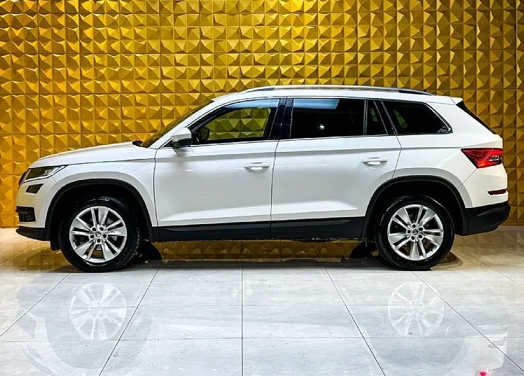 Zunanja slika - Škoda Kodiaq - 2.0 TDI 4X4 AUT.GRETJE VOLANA-360 KAMERA - 6