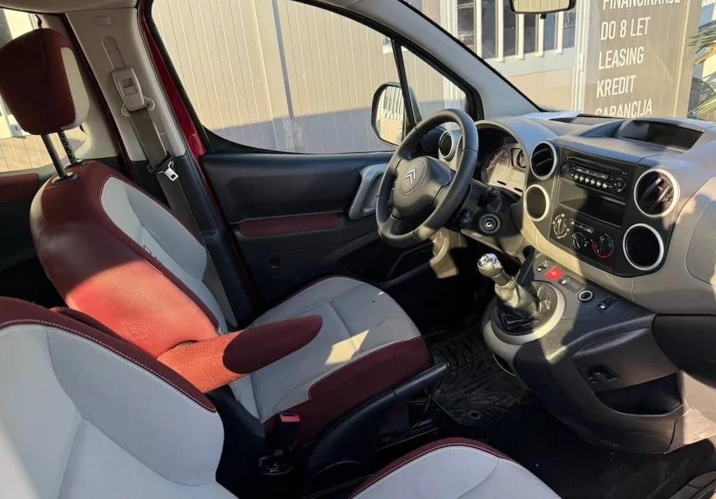 Notranja slika - Citroën Berlingo - 1.6 HDI NA KREDIT BREZ POLOGAMULTSPACE - 7