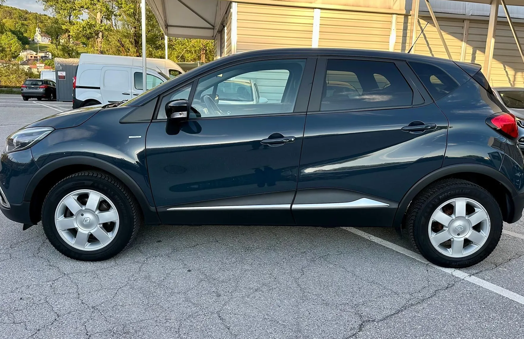 Zunanja slika - Renault Captur - dCi 90 - SLOVENSKI - PDC - NAVIGACIJA - TEMPOMAT - 7