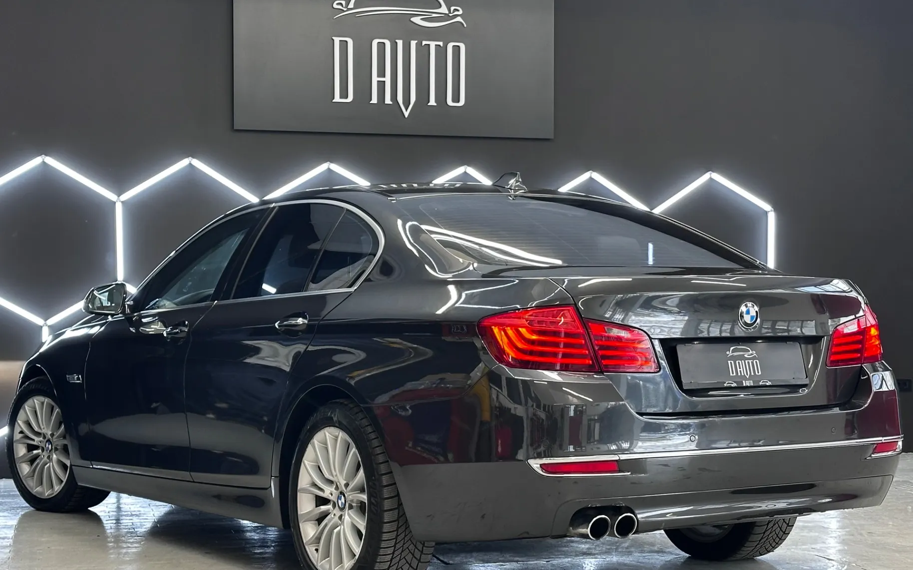 Zunanja slika - BMW serija 5: - 525d VIRTUAL+HUD+V.NAVI+MEMORY+MRTVI KOT+ACC+L.AS. - 6