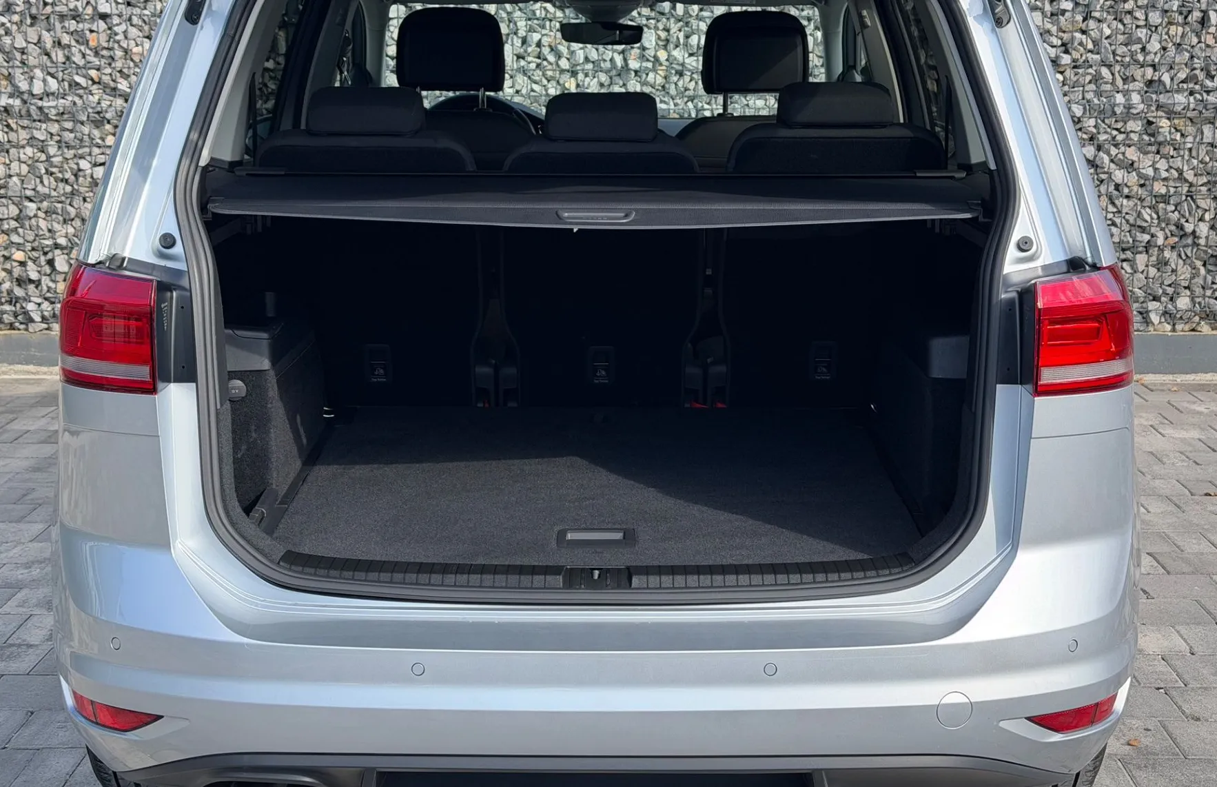 Zunanja slika - Volkswagen Touran - 2.0 TDI DSG |1. LAS.|VIRTUAL|ALCANTARA|MASAZA|PDC| - 19