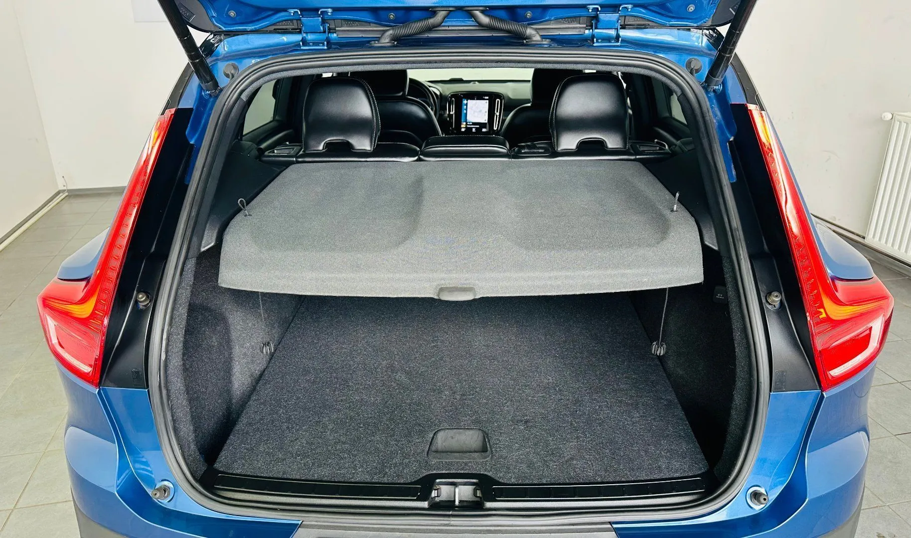 Zunanja slika - Volvo XC40 - T5 Recharge Twin Engine R-Design Avt.KAMERA.LED - 19