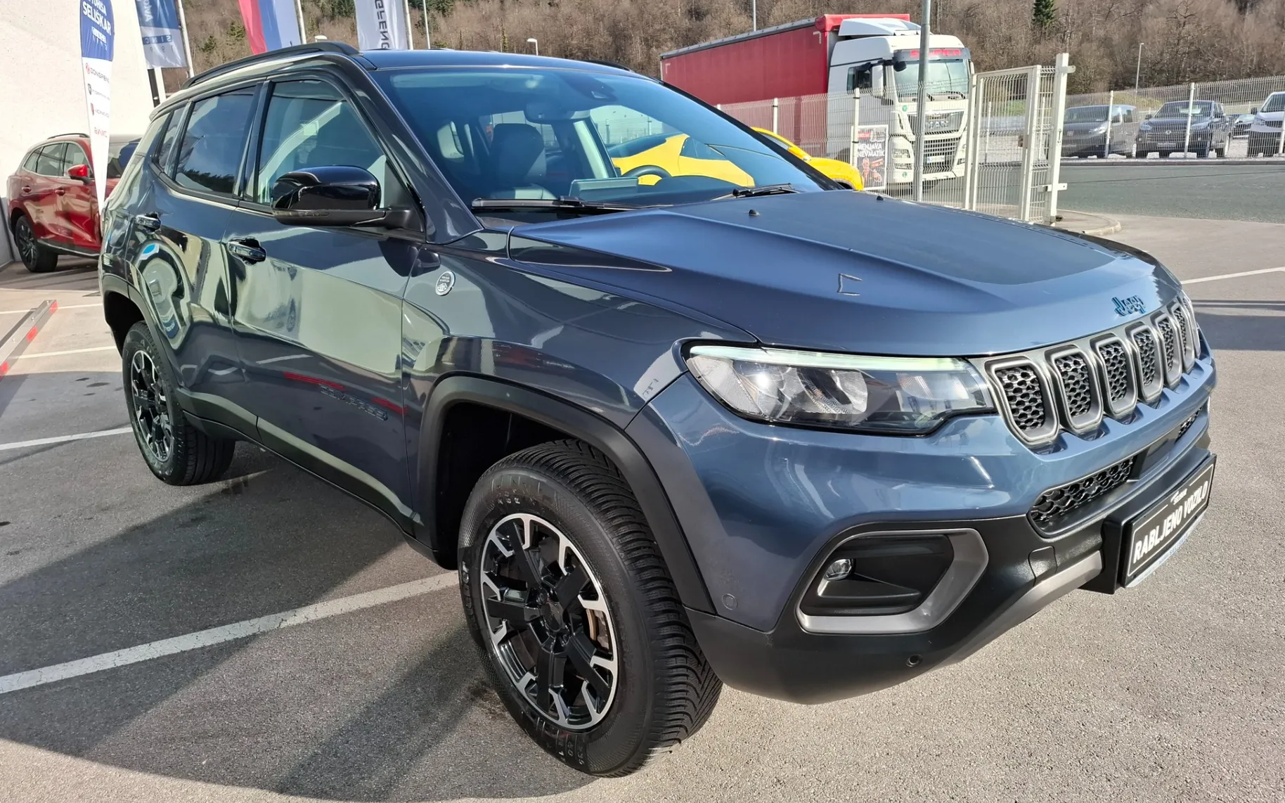 Zunanja slika - Jeep Compass - 1.3 GSE PHEV 4xe 240 Trailhawk - ODLIČNO OHRANJEN - 3
