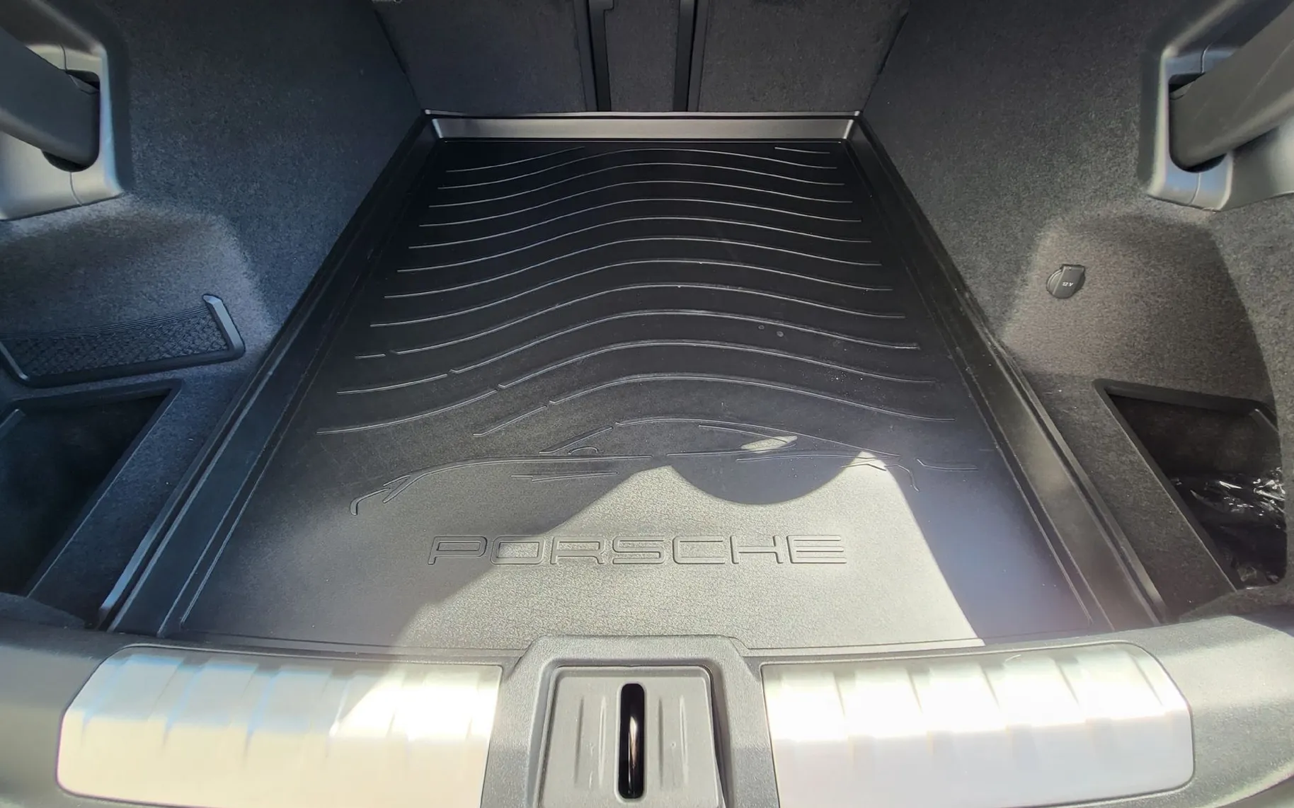 Zunanja slika - Porsche Taycan - 4S PERFORMANCE HLAJ SED KEYLESS KAM BOSE - 10