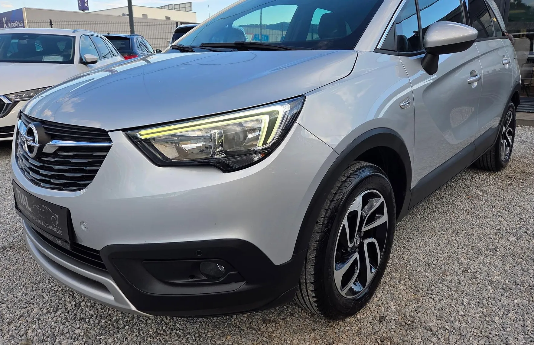 Zunanja slika - Opel Crossland - X 1.2-SLO-1.LASTNIK-LED-PDC-ALU-KAMERA-91.000KM... - 1