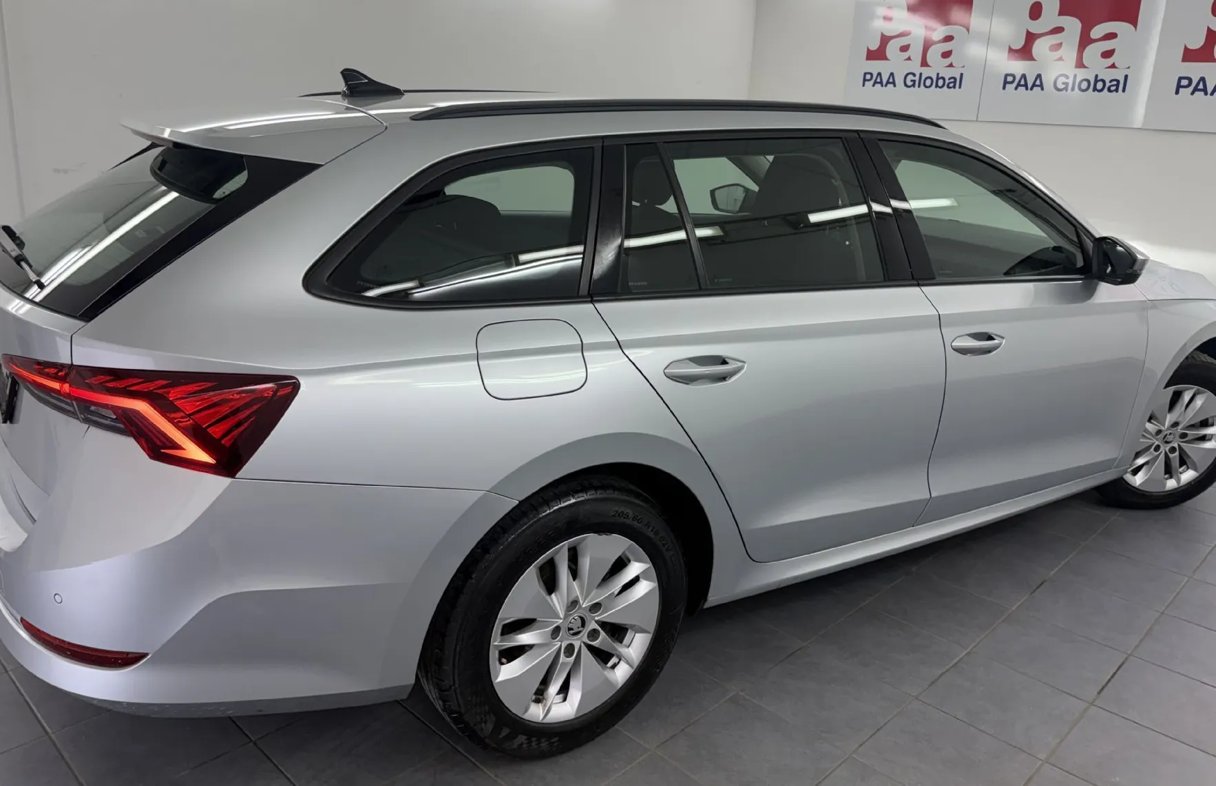 Zunanja slika - Škoda Octavia - Combi 2.0 TDI Style DSG.KAMERA.NAVI.LED.2023.DIZEL - 9