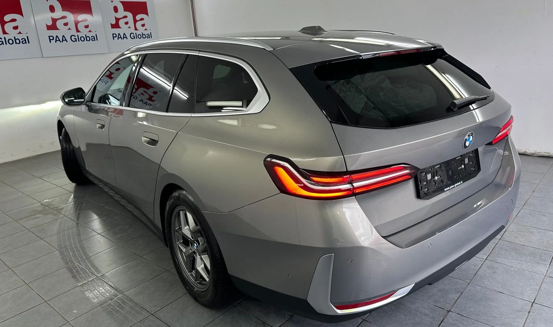 Zunanja slika - BMW Serija 5 - 520i NEMŠKI+4ALU.KAMERA.KLJUKA.ACC.USNJE.51.000 KM - 7