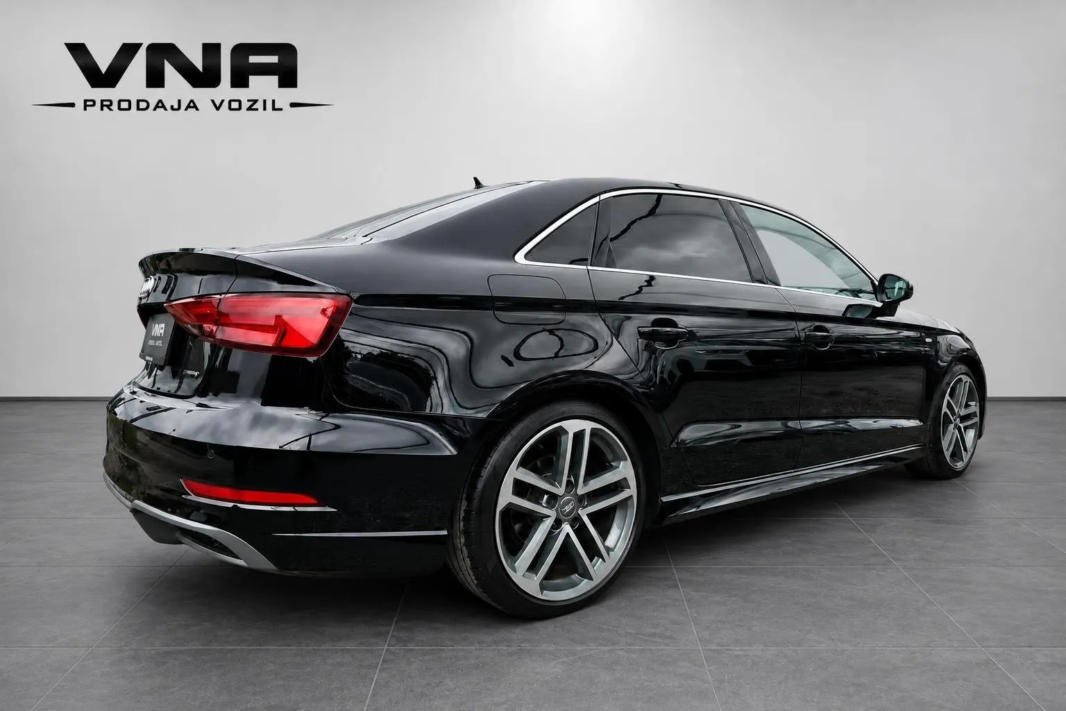 Zunanja slika - Audi A3 - Limuzina quattro 2.0 TDI S tronic |S-LINE|MATRIX| - 6