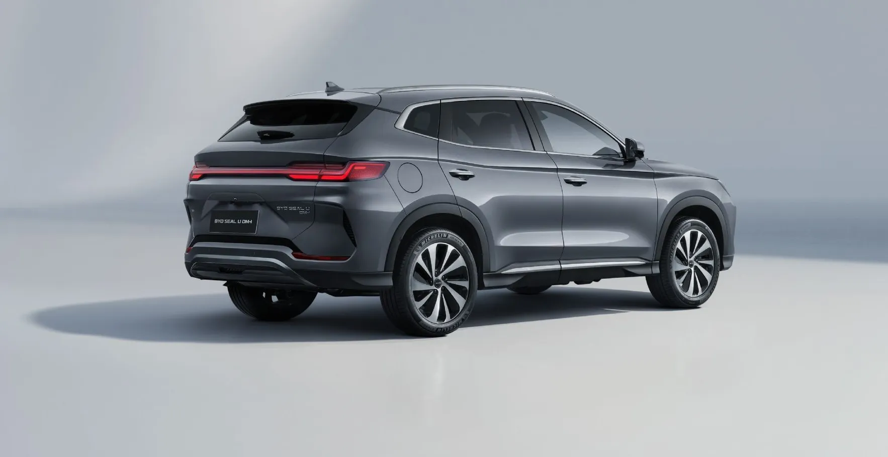 Zunanja slika - BYD SEAL U - DM-i DESIGN AWD PHEV 238kW skupni doseg 870 km - 5