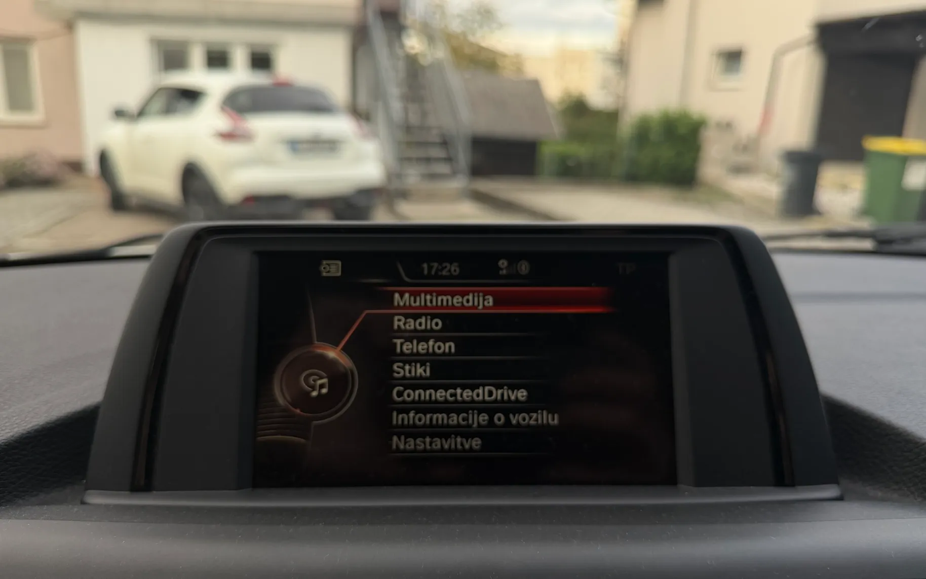 Notranja slika - BMW Serija 1 - 120d xDrive Avt. - 11