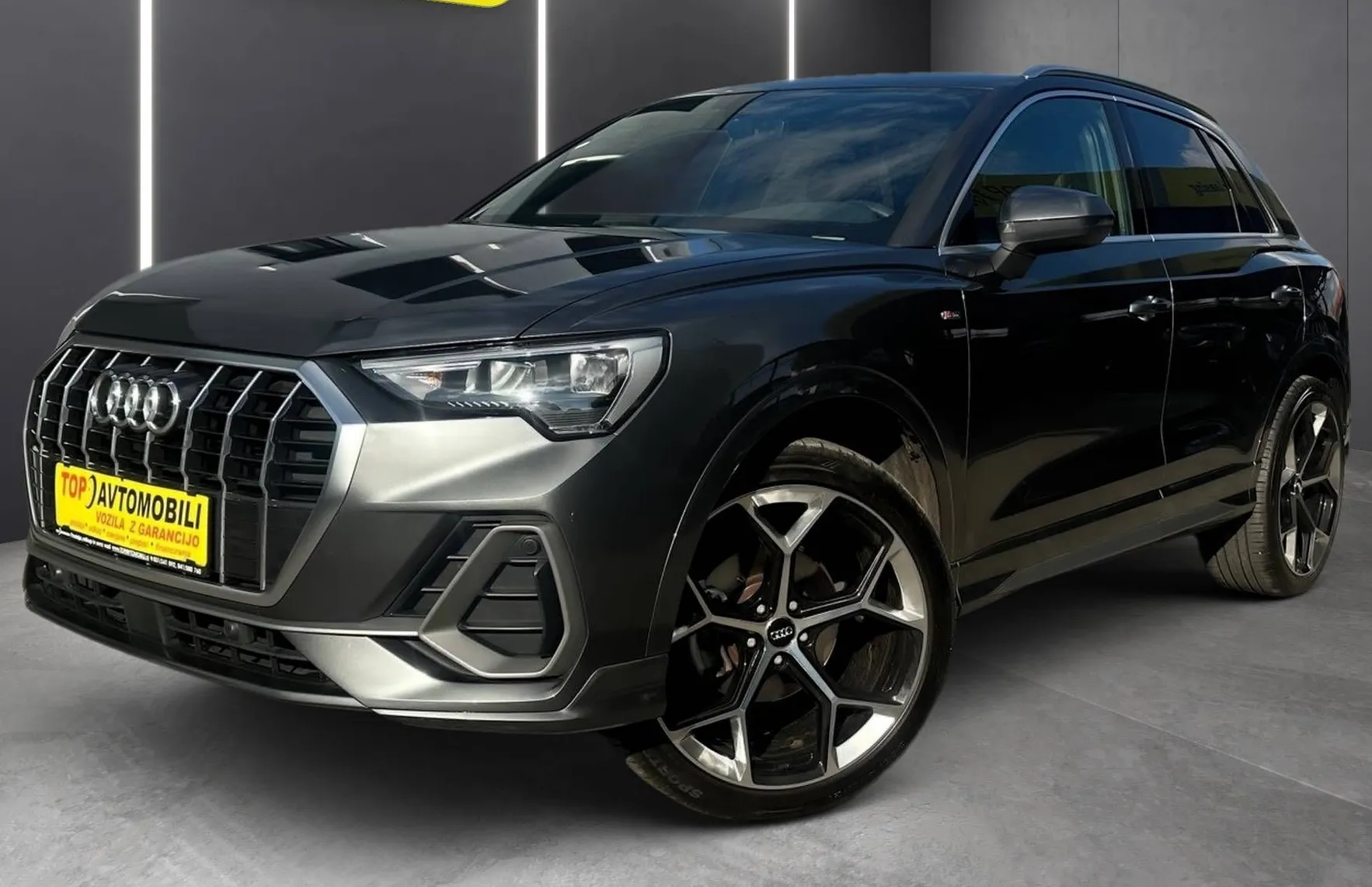 Zunanja slika - Audi Q3 - 35 TFSI S-LINE NAVI ACC MRTVI KOTI LINE ASSIST T - 1